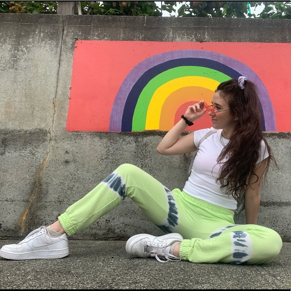 Meet Your Posher! - Picture 3 of 10